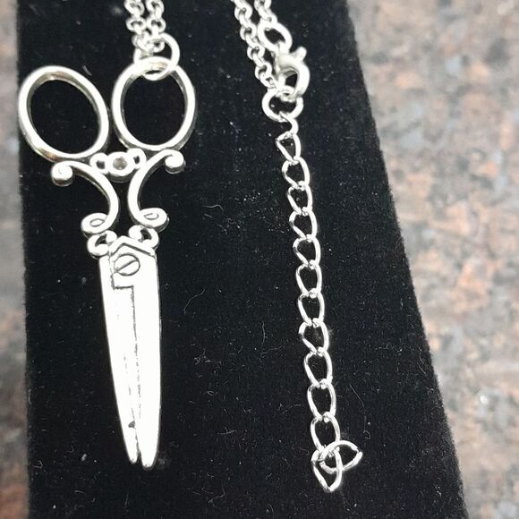 Unisex Silver Scissors on Chain...NEW. - Picture 2 of 5